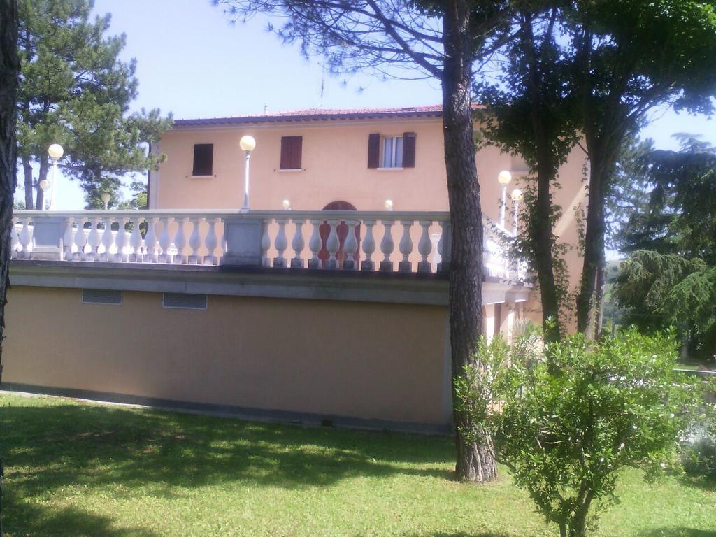 Villa Montrona Rr Imola Exterior photo